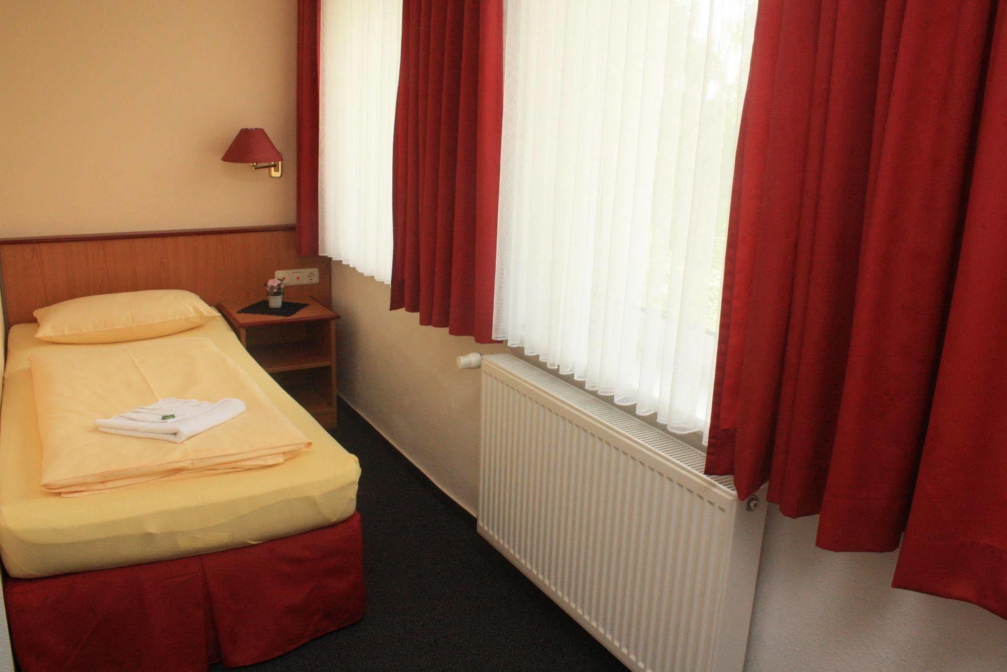 Hotel Harzresidenz Thale Bagian luar foto