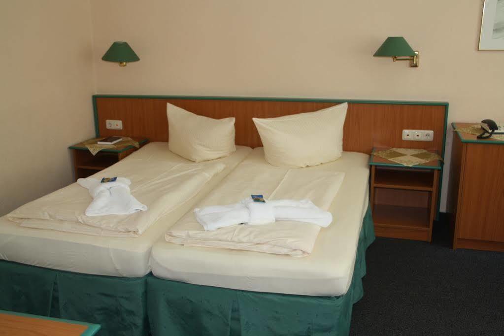 Hotel Harzresidenz Thale Bagian luar foto